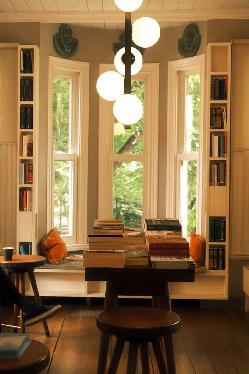 How to Create a Cozy Reading Corner at Home